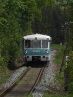 Am ersten Fahrtag der Erzgebirgischen Aussichtsbahn fhrt 772 312-5 mit 772 367-9 aus dem Bahnhof Raschau aus. (09.05.09, Bilautor: Christian Paul)
