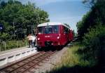 Neustrelitzer Ferkeltaxe 772 001/172 601 im Juni 2003 in Lauterbach Mole.