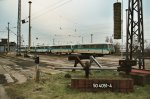 Im Eisenbahn und Technikmuseum fr kurze Zeit zusammengestellte Ferkeltaxen bereit zum Abtransport nach bersee im Jahre 2000