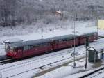 Ganz berraschend standen am 02.12.12 drei Ferkel in Aue/Sachs. Die eine Sonderfahrt machten. Es waren 172 132-3, 172 xxx und 172 760-1. Foto machte ich von der Strassenbrcke!!