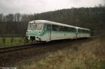 Ferkeltaxe 772 152 befindet sich hier auf dem Abschnitt zwischen dem Diethensdorfer Tunnel und dem Hp Diethensdorf; Aufnahme von Ostern 1996