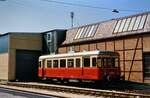 Fuchs T 06 WEG vor dem Lokschuppen der Tälesbahn (WEG).