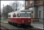Triebagen 187011-2 der HSB steht abfahrbereit am 24.4.2005 im Bahnhof Harzgerode.