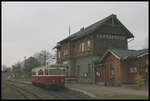 TW 187011-2 wartet am 24.4.2005 im Bahnhof Harzgerode auf die nächste Abfahrt in Richtung Alexisbad.