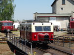 Bahnwelt Darmstadt Kranichstein Schweineschnäutzen T141 (Triebwagen- und Waggonfabrik Wismar 20203, Typ Hann. B) am 07.05.16 auf der Drehscheibe 