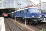 BR 119 in Berlin Ostbahnhof 2009 mit einem Sonderzug.