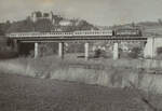 Dieses Bild ist auch von Rudolf Pavel und zeigt die 118 047 mit einem Nwagenzug vor der Kulisse von Harburg (Schwaben) auf der Strecke Donauwörth - Nördlingen am 18.4.1981  Scann vom