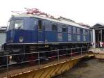 E18 047 auf der Drehscheibe in Jernbanemuseet Odense, DK. Hat der Fliegende Hamburger nach Padborg gebracht, und dann sind beide von DSB MY1101 nach Jernbanemuseet in Odense gezogen worden. Zum ersten Mal in Dnemark, Anlass 75 Jahre Lillebltsbro und Lyntog. 22.8 2010