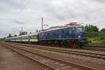Unter dem Namen  Elbflorenz  befrderte E18 047 am 23.07.2011 einen Sonderzug der Eisenbahnfreunde Treysa von Gieen aus nach Dresden.