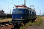 E 18 047 hat gerade im Bahnhof Grokorbetha umgesetzt und wird gleich den Berliner Traditionszug, den sie zuvor ber Leipzig hierher gebracht hatte, zur Rckfahrt nach Halle/S.