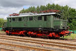E44 045 gut im Gleisbereich des Sächsischen Eisenbahnmuseum in Chemnitz-Hilbersdorf beim 33.