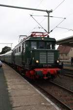 E 44 044 am 20.06.09 im Bahnhof Sonneberg.