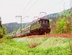 12.05.1988, Sonderfahrt mit 194 192-1 und E44 119 auf der Frankenwaldbahn. Die Strecke war noch eingleisig, hinter Lauenstein lag die Grenze zur DDR, der Zug endete dort. 