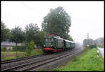 Museums Elektrolok E 44044 war am 3.9.2006 nahe Westerkappeln - Velpe, hier in Höhe des alten Permer Stollen, mit einem historischen Personenzug in Richtung Osnabrück unterwegs.