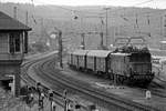 144 099 verlsst Wilferdingen-Singen, Strecke Karlsruhe - Mhlacker (18.8.1980).