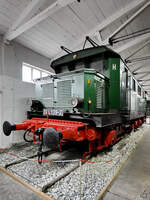 Die 1942 bei Henschel gebaute Elektrolokomotive 244 139-2 ist Teil der Ausstellung im Oldtimermuseum Prora.