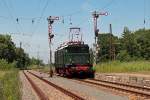 E44 044 rangiert am 19.06.2013 im Bahnhof Borna bei Leipzig.