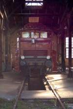 Krauss-Maffei, sowie die Firmen AEG und BBC lieferten 1935 insgesamt acht elektrische Rangierlokomotiven der Baureihe E 63.