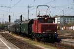 169 005 fhrt mit ihrem Sonderzug in Mnchen Ost ein, 13.04.2009.