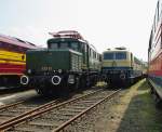 E93 07 und 184 003-2 in der Lokausstellung beim Frhlingsfest und 10 jhrigen Bestehens des DB Museums Koblenz-Ltzel am 21.05.2011.