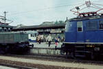 Ein Eindruck von der Feier des BDEF im Hauptbahnhof Stuttgart: DB-Ellok 193 004-9 und daneben eine Ellok der DB-Baureihe 118.
Datum: 31.05.1984