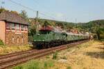 DB 194 158-2 mit Sonderzug nach Brohl und am Schluss des Zuges DB 212 079-8 in Oberwinter, August 2026.