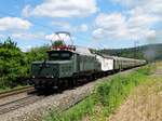 GES Stuttgart E94 088 mit einen Sonderzug auf der Spessartrampe am 25.05.17. Das Foto wurde von einen Gehweg aus fotografiert