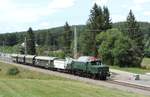 Altglashütten - 16. August 2020 : Die E94 088 passiert soeben ohne Halt den Bahnhofmit dem Zug Nr 4 Titisee - Seebrugg.