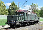 Portrait der 194 088/E94 088 in Untergriesheim am Sonntag den 12.6.2022
Wo sie nach dem Einrichten des neuen ESTW Osterburken zu Pedelfahrten abgestellt war.