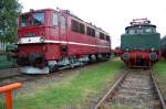 Br 242 002-4 & Br 254 059-9 standen beim 19. Heizhausfest am 22.08.09 im Bw Chemnitz ohne Strom und warten auf bessere Zeiten.