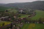 254 052 mit Gterzug am 02.05.2010 bei Saaleck. Bild entstand von der Burg Saaleck aus.