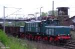 E 94 Museumslok DR 254 052-4 Baujahr 1941 vor Fotogterzug, KBS 581 Halle - Naumburg, fotografiert im Hbf. Naumburg am 02.05.2010