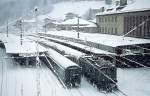Im Laufe des Vormittags des 01.01.1978 setzte immer stärkerer Schneefall ein, so dass 144 509-7 vor ihrem Zug im Berchtesgadener Bahnhof kaum noch zu erkennen ist