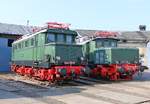 244 103-8 und 254 106-8 waren am 10.10.2015 im Bahnbetriebswerk Weimar vor dem Ringlokschuppen ausgestellt.