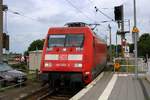 101 060-2 als IC 2200 (Linie 35) von Köln Hbf bzw. RE 52200 von Leer(Ostfriesl) erreicht seine Endstation Norddeich Mole. [24.7.2017 - 18:01 Uhr]