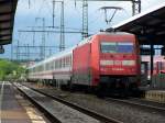 Die Br.101 040-4 fuhr am 16.05.07 mit einem IC von Karlsruhe Hbf nach Nrnberg Hbf. Hier bei der Ausfahrt des Bahnhofes Aalen.