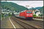 101 013 schiebt den InterCity 2012 von Oberstdorf nach Leipzig im Sommer 2005 durch Boppard.