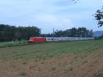 Ein InterCity von Karlsruhe HBF nach Nrnberg HBF vor seinem nchsten Halt, der Knotenbahnhof Aalen, fotografiert am 27.05.07 bei Essingen.