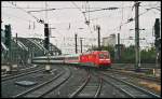 101 036 rollt am Morgen des 27.05.07 um 8.50 Uhr mit dem EuroCity 7 von Dortmund Hbf nach Chur in den Hauptbahnhof Kln ein.