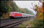 Bei Strecken Kilometer 105 erreicht hier die 101001 am 18.10.2018 mit ihrem IC den Bahnhofsbereich von Natrup Hagen.