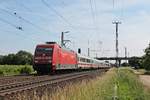 Am 05.06.2017 bespannte wieder 101 108-9 den EC 206 (Zürich HB - Frankfurt (Main) Hbf), als sie nördlich von Müllheim (Baden) gen Freiburg (Breisgau) fuhr.