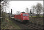 Bei trüber Witterung ist hier DB 101061-0 mit dem Eurocity 9 nach Zürich am 31.3.2019 um 9.03 Uhr am Ortsrand von Hasbergen auf der Rollbahn unterwegs.