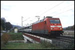 101133-7 ist hier bei Bad Breisig am 1.11.2004 um 12.11 Uhr mit einem Eurocity in die Schweiz unterwegs.