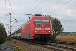 Mit dem EC 9 (Hamburg Altona - Zürich HB) fuhr am Nachmittag des 04.09.2018 die 101 102-2 nördlich von Müllheim (Baden) durchs Markgräflerland in Richtung Schweizer Grenze, wo sie