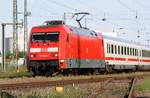 DB 101 041-2 vor IC am 30.05.2020 durch Anklam. Hier Höhe Parkfläche in der Hafenstrasse neben dem Abstellgleis.