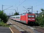 101 046-1 schob am 26.Juli 2007 einen IC durch Stuttgart-Untertrkheim und fhrt nun Stuttgart Hbd entgegen.
