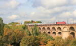 101 036  mit IC 2265 Karlsruhe-München am 13.10.2020 auf dem Enzviadukt in Bietigheim.