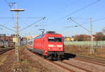 101 006 mit IC am 26.11.2020 durch Zuffenhausen gen Stuttgart fahrend.