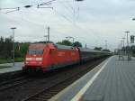 BR 101 005-7 mit NZ 300 am Haken , fhrt mit 55 Minuten  Versptung  aus Milano C.