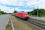101 049-5 mit einem Eurocity durch Weinheim Sulzbach gen Weinheim Hbf fahrend am 24.7.2022